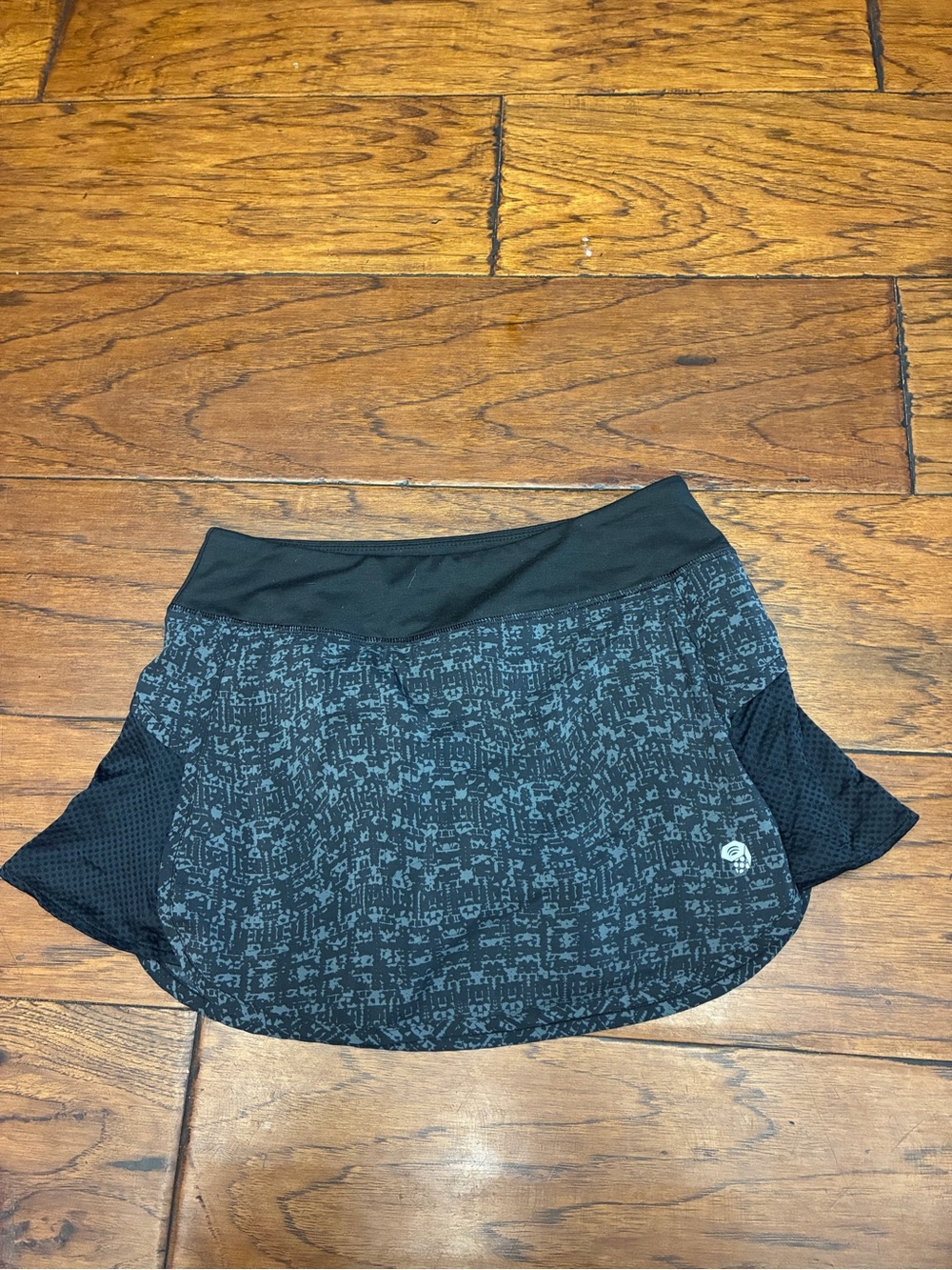 Mountain Hardwear Pacer Athletic Running Skort Gray Printed granola outdoors S
